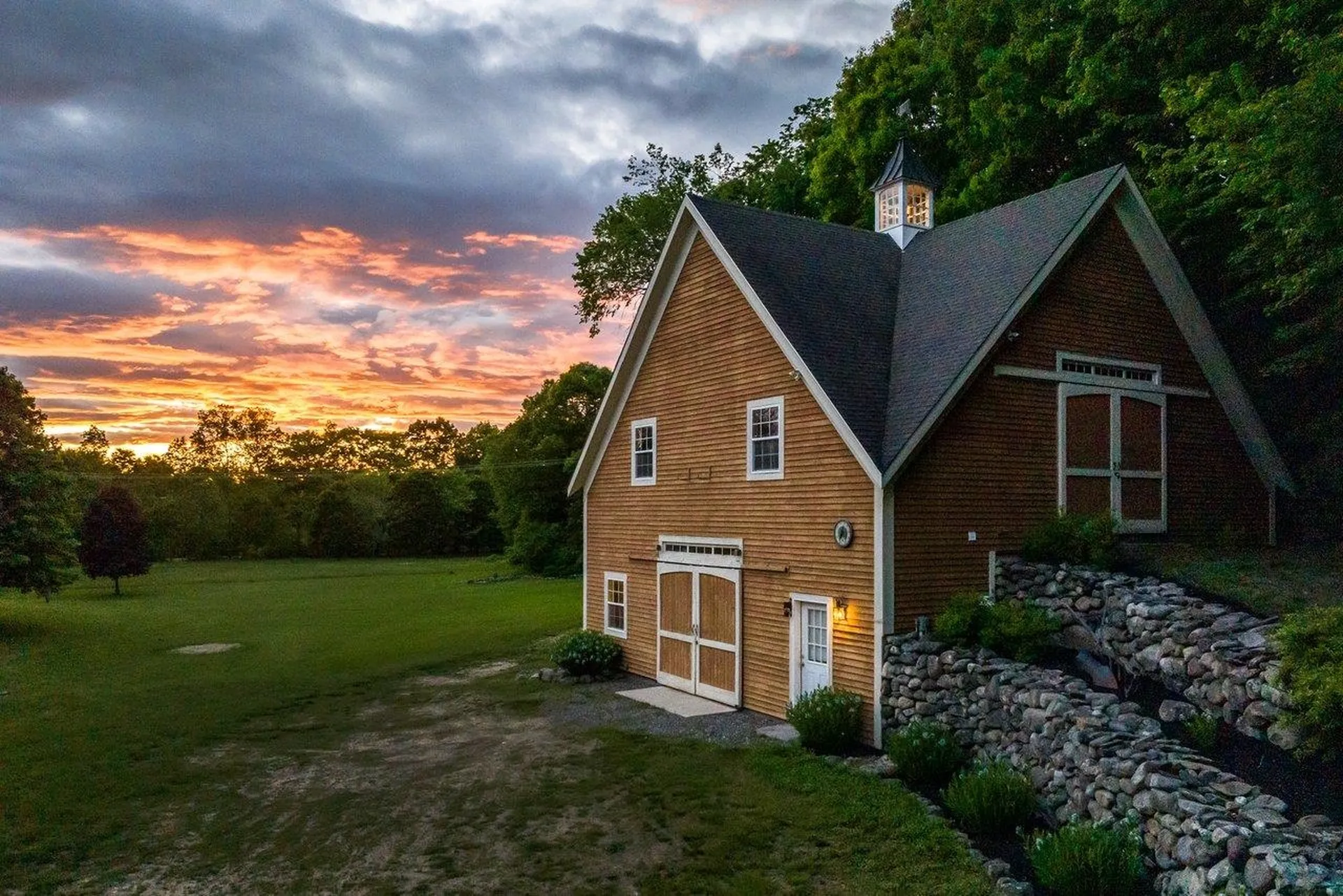 295 Wadleigh Falls Road Lee NH 03861