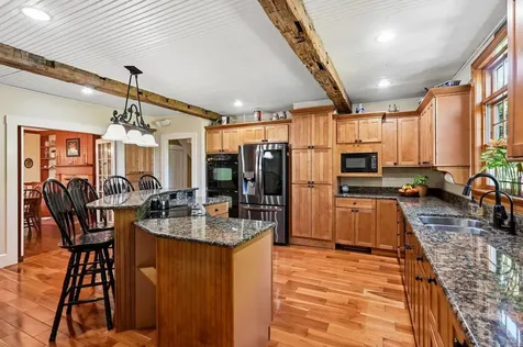 295 Wadleigh Falls Road Lee NH 03861
