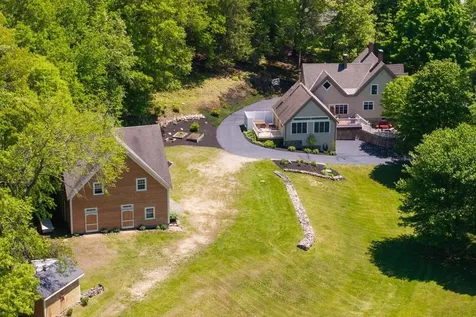 295 Wadleigh Falls Road Lee NH 03861