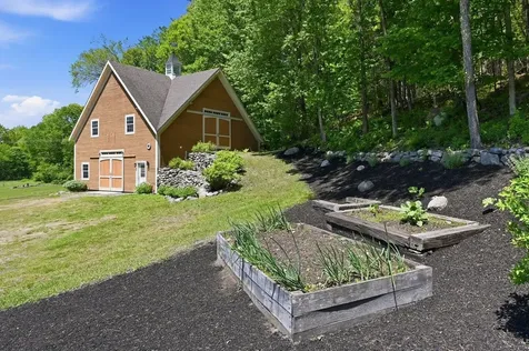 295 Wadleigh Falls Road Lee NH 03861