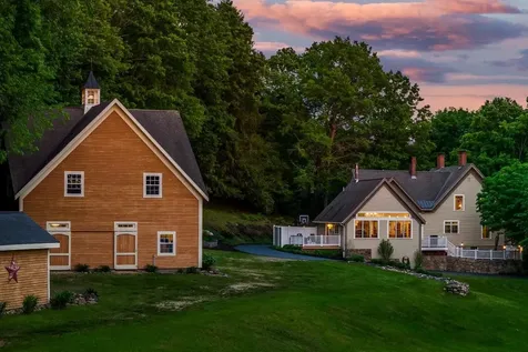 295 Wadleigh Falls Road Lee NH 03861