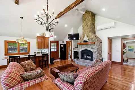 295 Wadleigh Falls Road Lee NH 03861