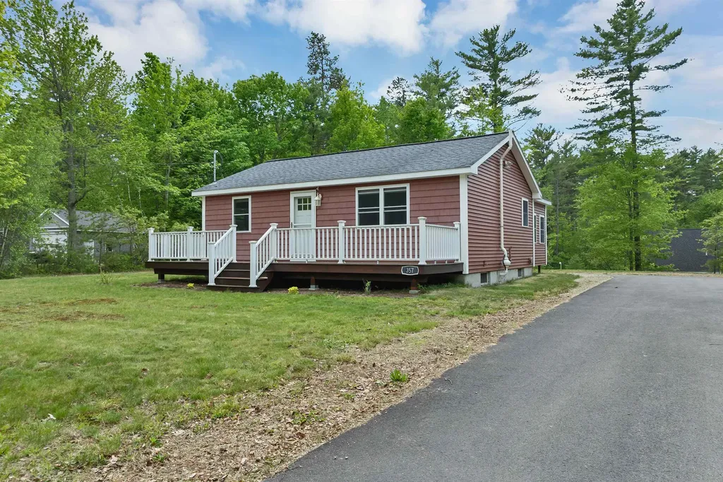 357 Robinhood Drive Wakefield NH 03872