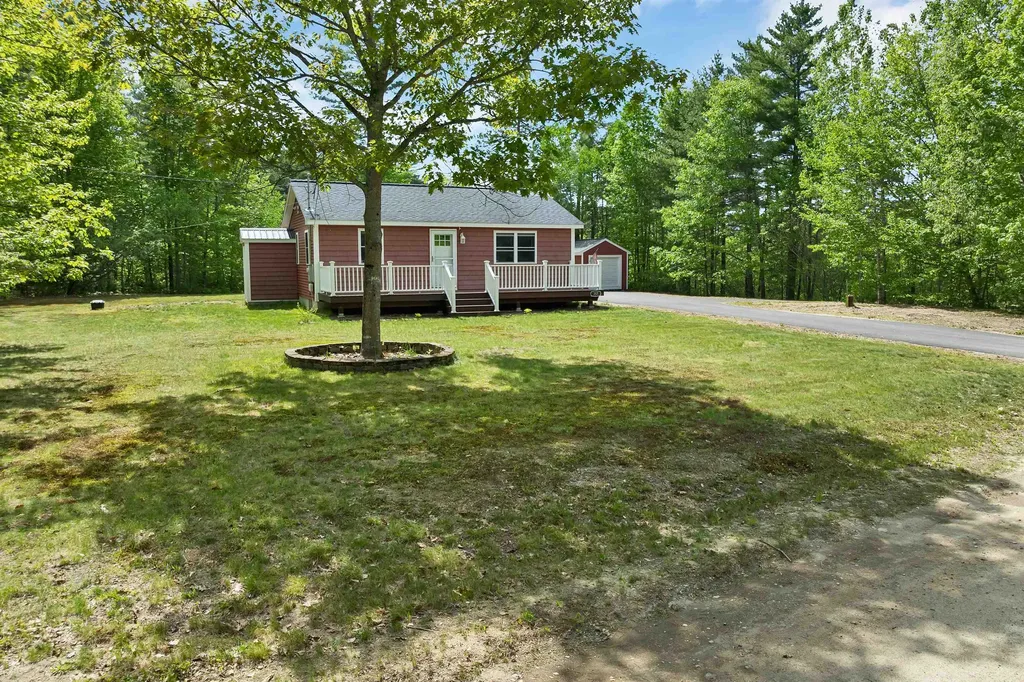 357 Robinhood Drive Wakefield NH 03872