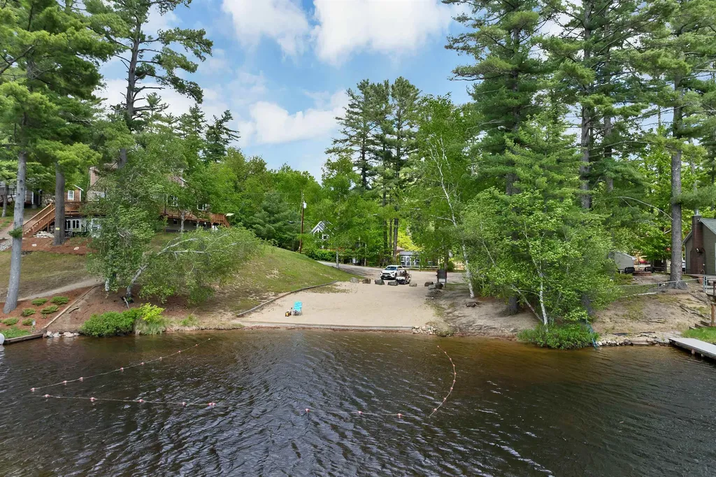 357 Robinhood Drive Wakefield NH 03872