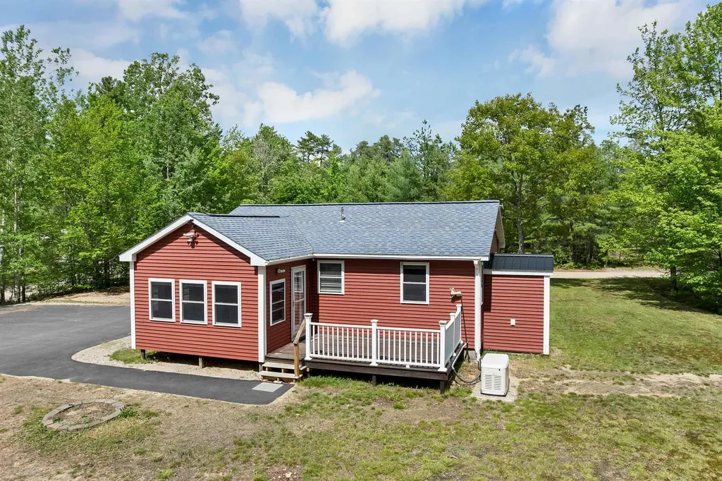 357 Robinhood Drive Wakefield NH 03872
