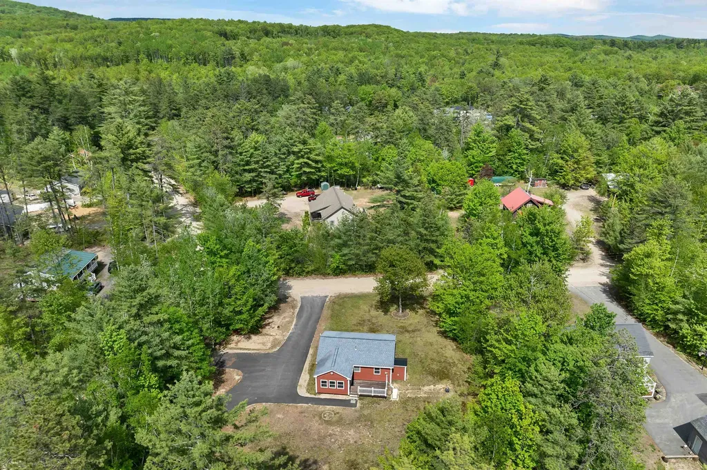 357 Robinhood Drive Wakefield NH 03872