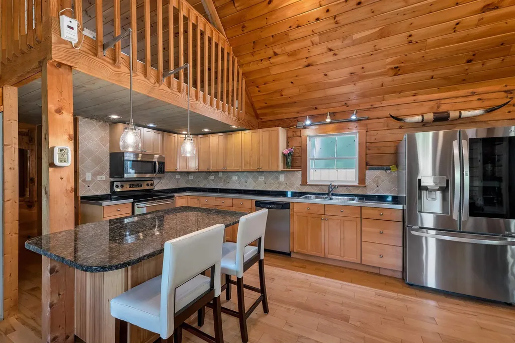 69 Ledge Road Croydon NH 03773
