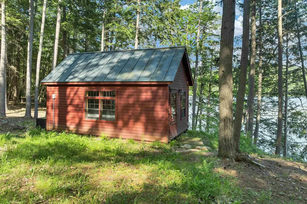 69 Ledge Road Croydon NH 03773