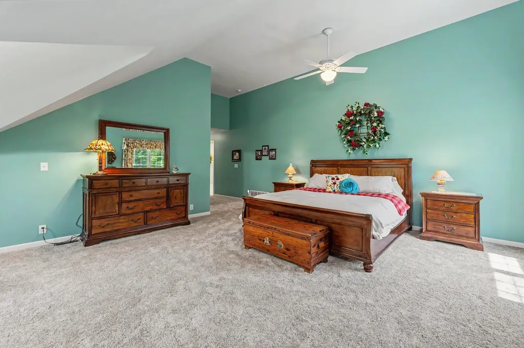 14 Karolina Lane Bedford NH 03110