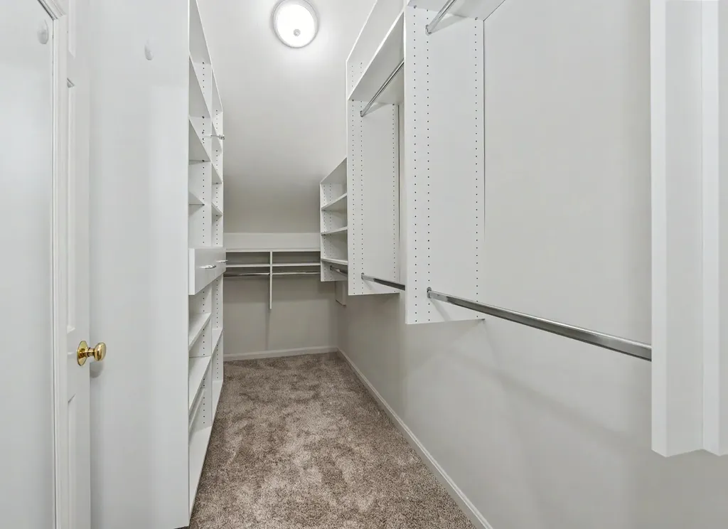 14 Karolina Lane Bedford NH 03110