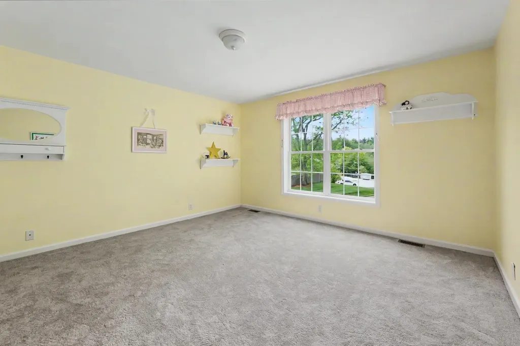 14 Karolina Lane Bedford NH 03110