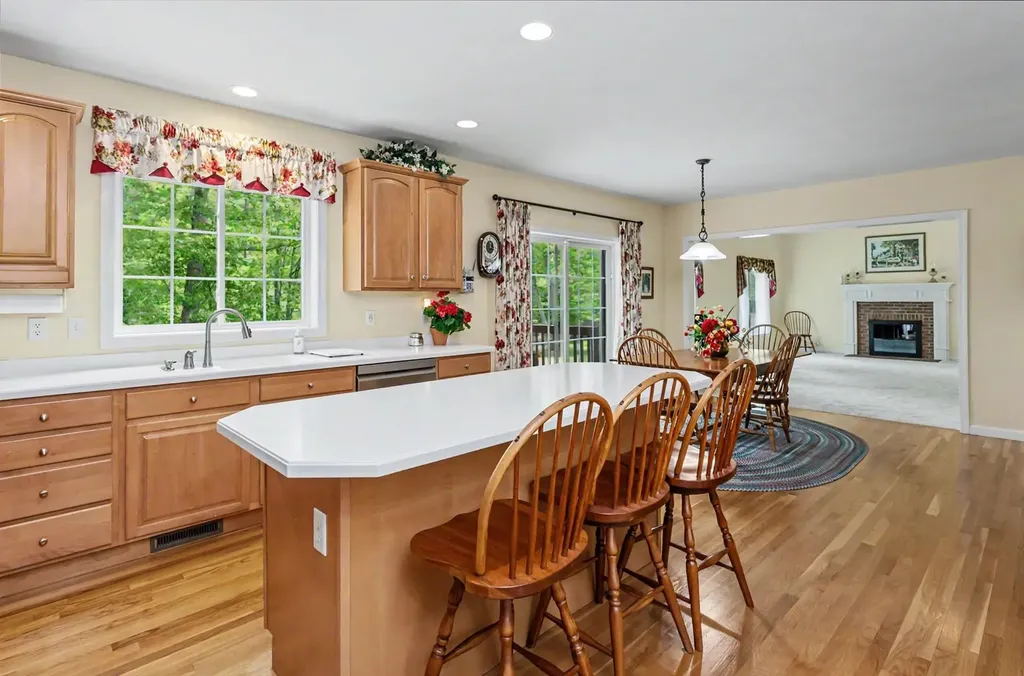 14 Karolina Lane Bedford NH 03110