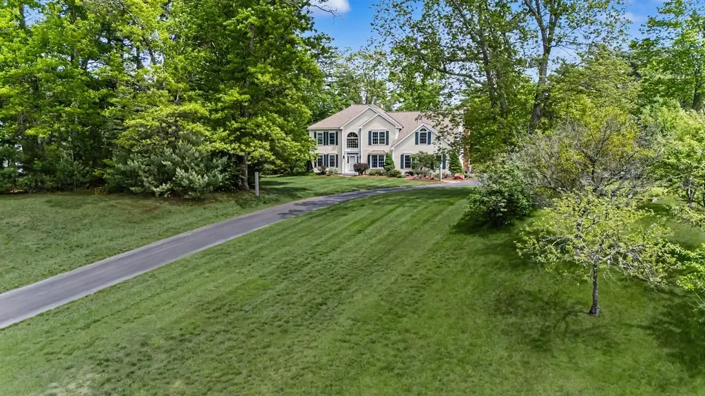 14 Karolina Lane Bedford NH 03110