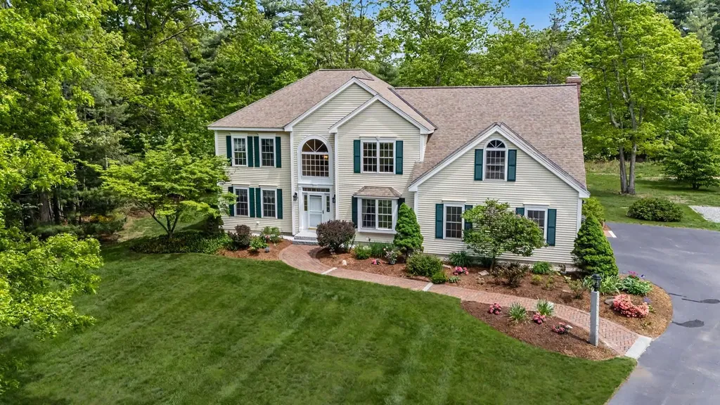 14 Karolina Lane Bedford NH 03110