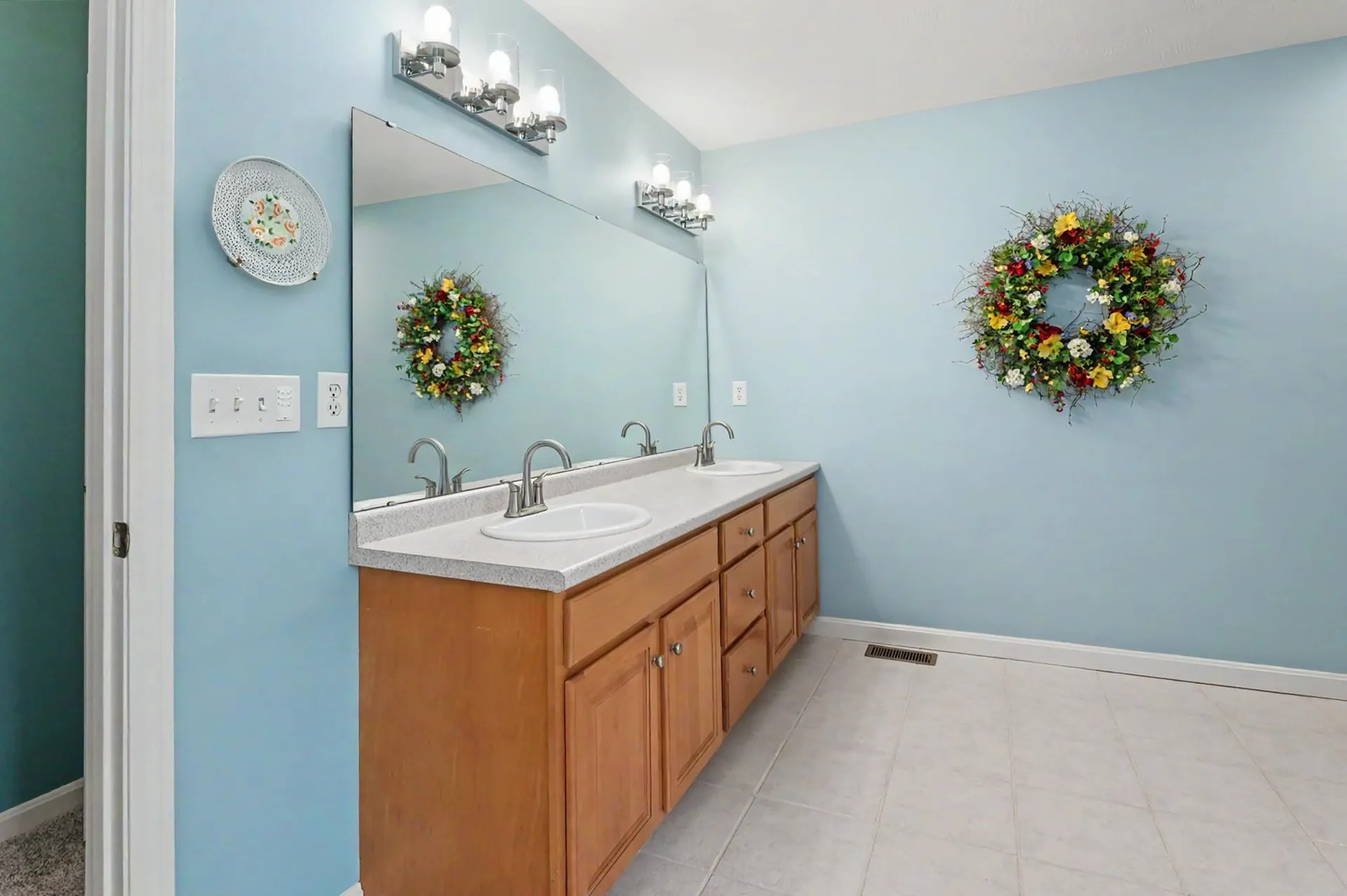 14 Karolina Lane Bedford NH 03110