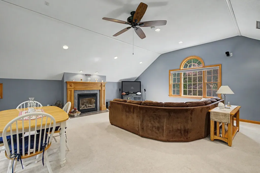 50 Webster Avenue Pelham NH 03076