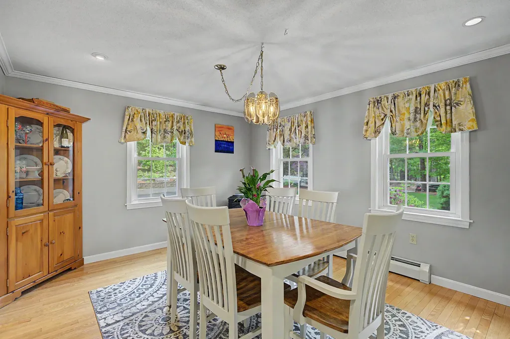 50 Webster Avenue Pelham NH 03076