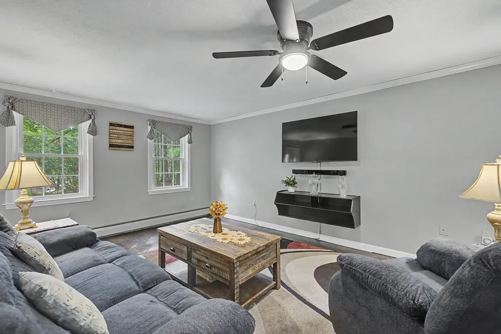 50 Webster Avenue Pelham NH 03076