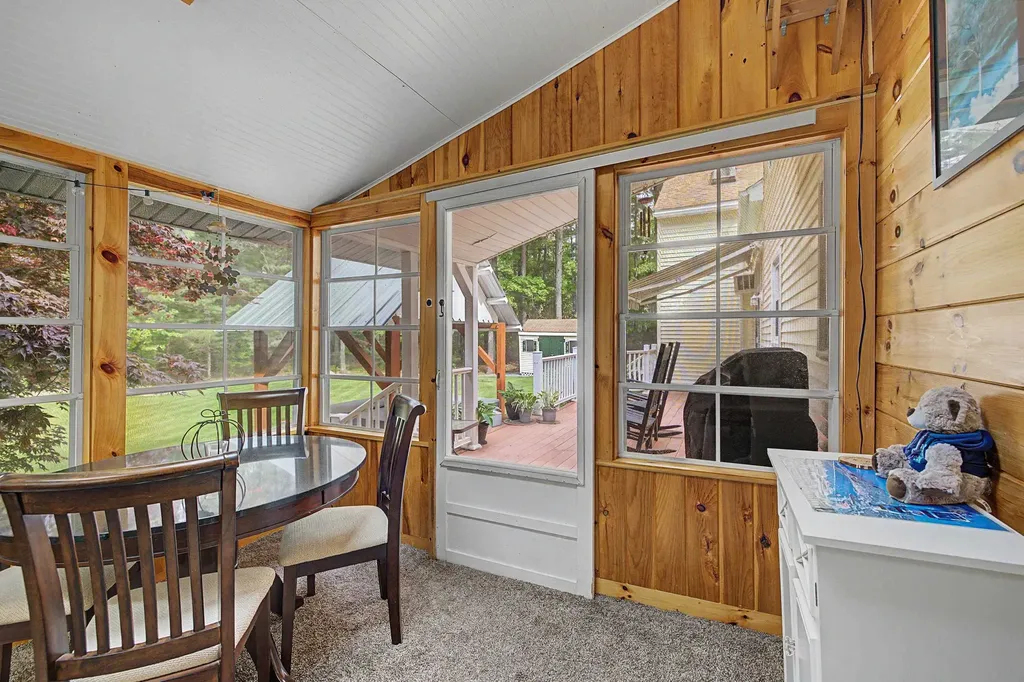 50 Webster Avenue Pelham NH 03076