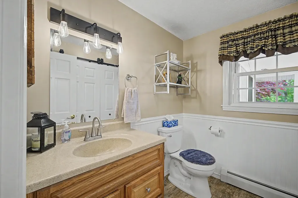 50 Webster Avenue Pelham NH 03076