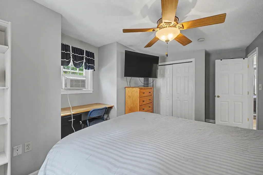 50 Webster Avenue Pelham NH 03076