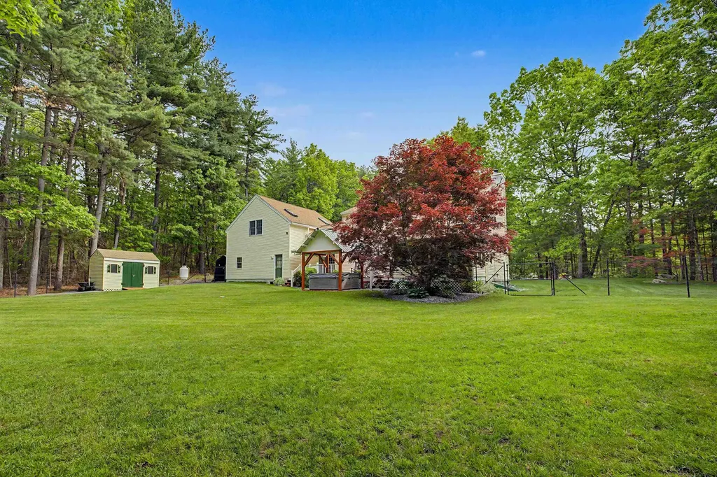 50 Webster Avenue Pelham NH 03076
