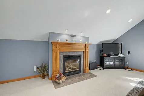 50 Webster Avenue Pelham NH 03076