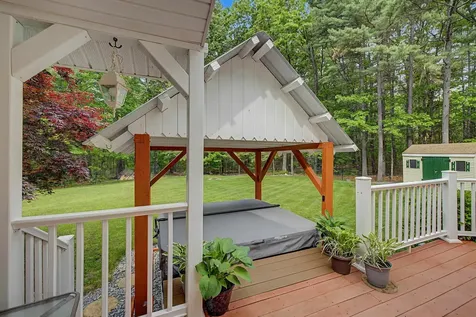 50 Webster Avenue Pelham NH 03076