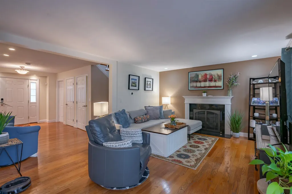 2 Lowther Place Nashua NH 03062
