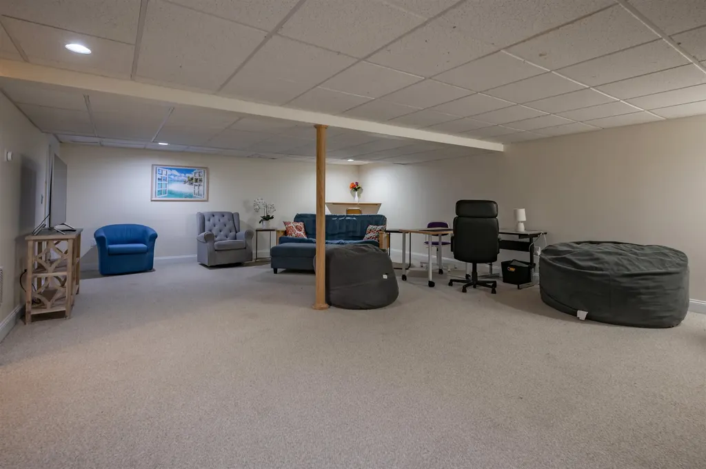 2 Lowther Place Nashua NH 03062