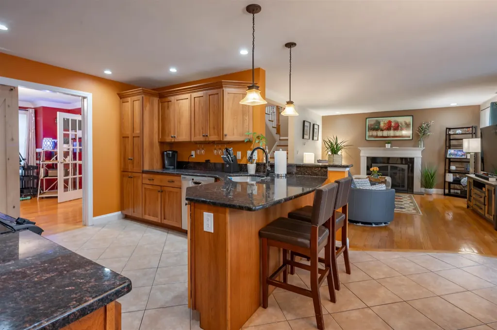 2 Lowther Place Nashua NH 03062