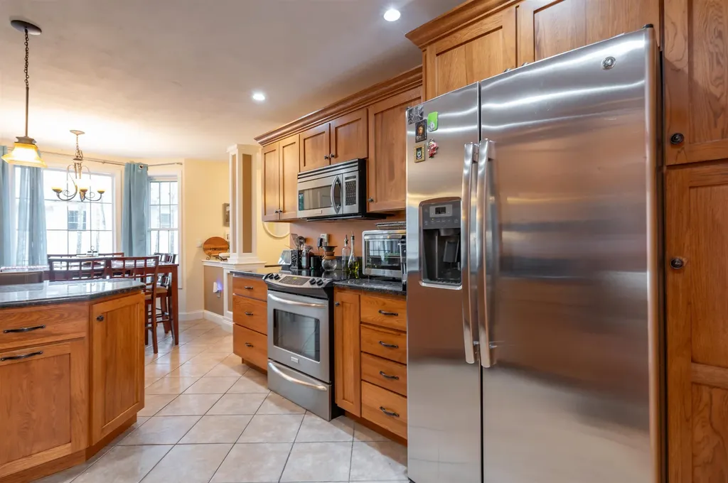 2 Lowther Place Nashua NH 03062