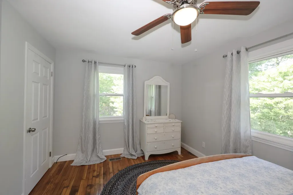 12 Ponemah Hill Road Amherst NH 03031