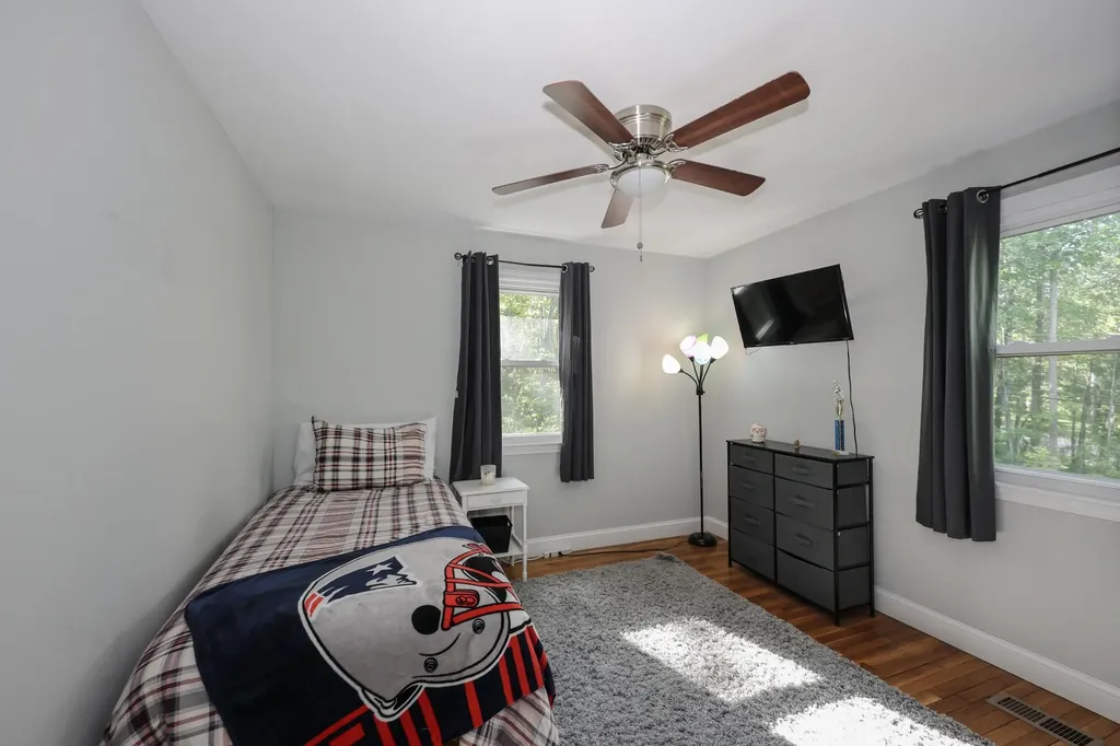 12 Ponemah Hill Road Amherst NH 03031
