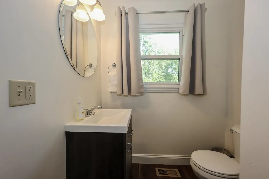 12 Ponemah Hill Road Amherst NH 03031