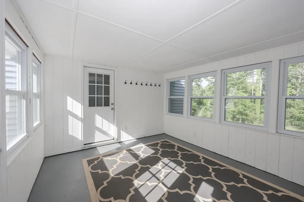 12 Ponemah Hill Road Amherst NH 03031