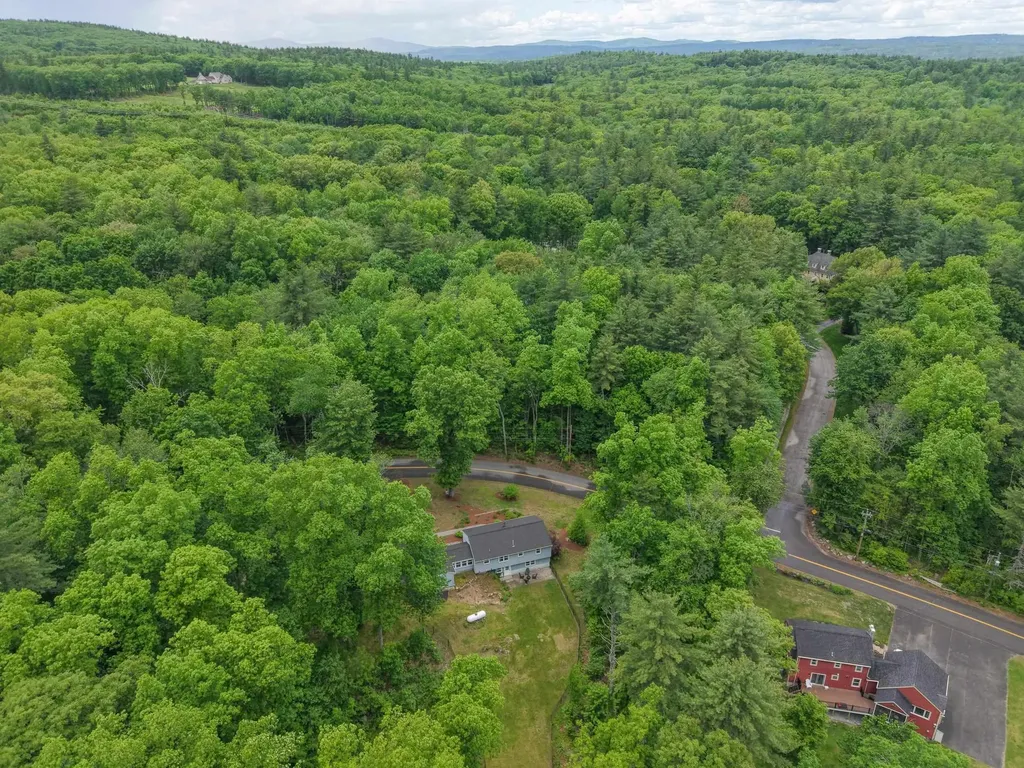 12 Ponemah Hill Road Amherst NH 03031