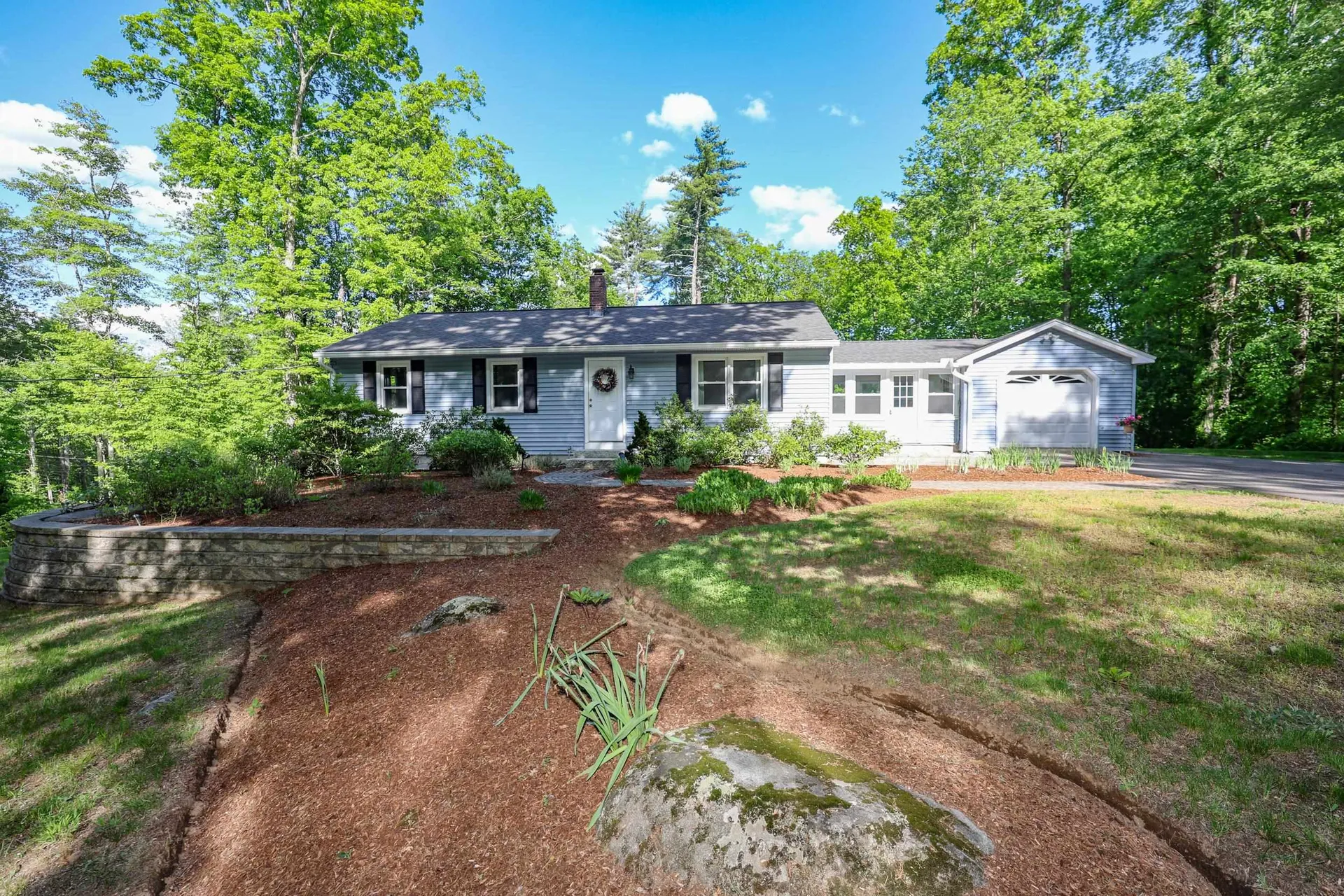 12 Ponemah Hill Road Amherst NH 03031