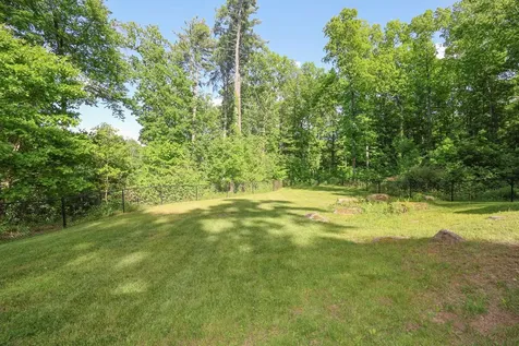 12 Ponemah Hill Road Amherst NH 03031