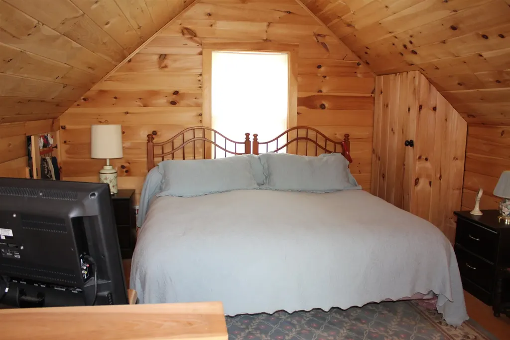 49 Pond Outlet Road Millsfield NH 03576