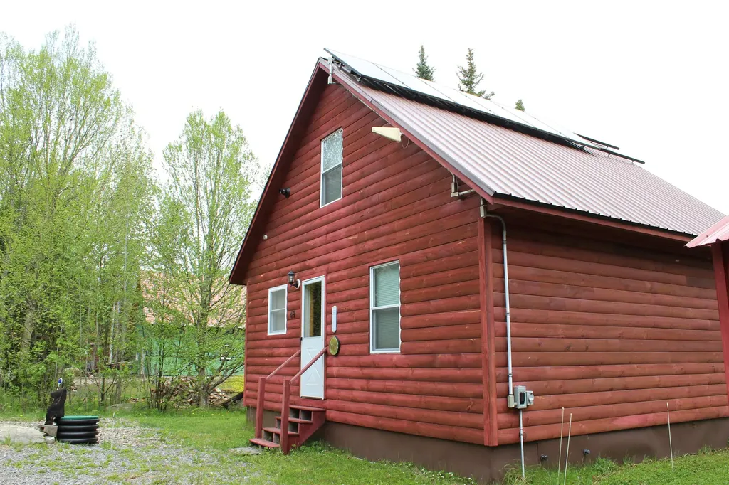 49 Pond Outlet Road Millsfield NH 03576