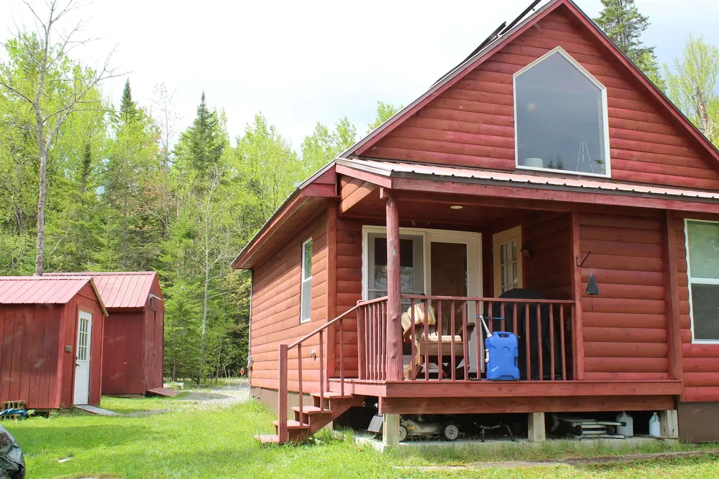 49 Pond Outlet Road Millsfield NH 03576