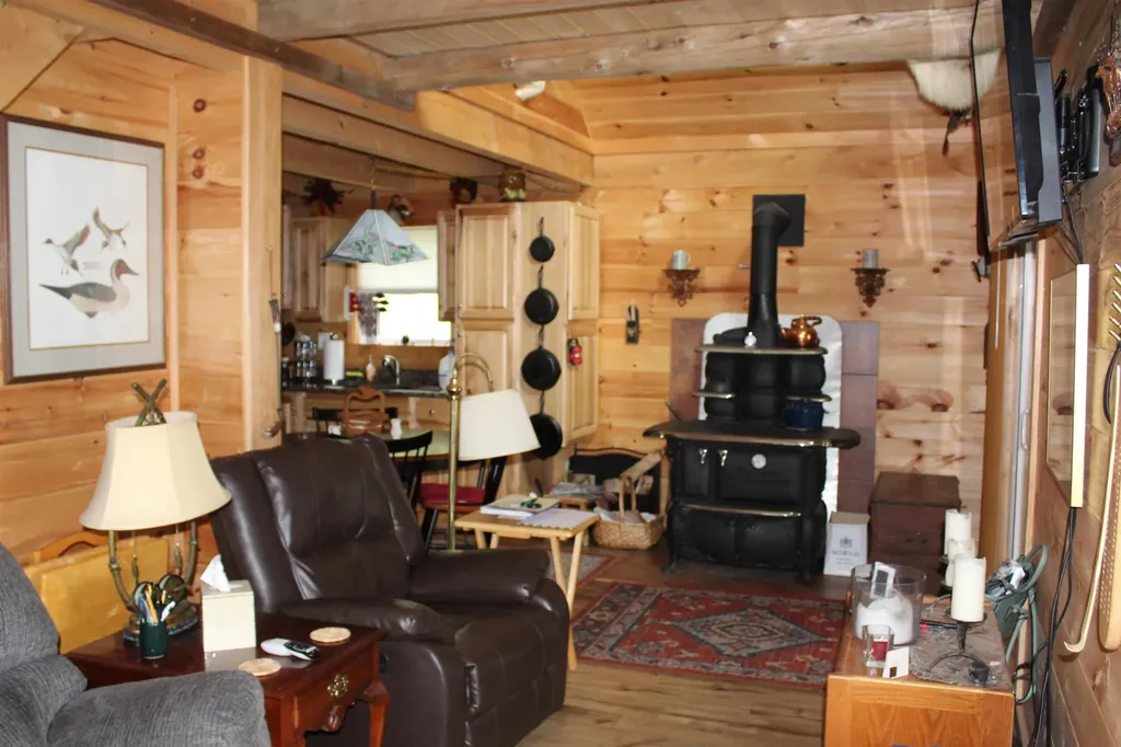49 Pond Outlet Road Millsfield NH 03576