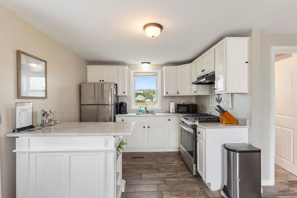 28 Kings Highway Hampton NH 03842
