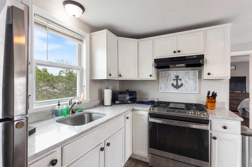 28 Kings Highway Hampton NH 03842