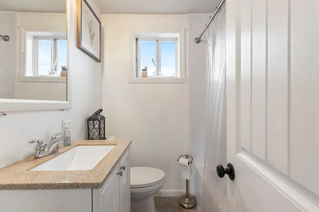 28 Kings Highway Hampton NH 03842
