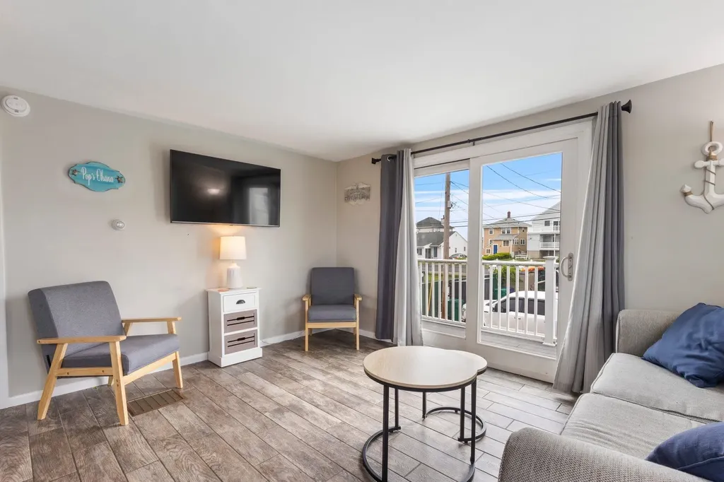 28 Kings Highway Hampton NH 03842