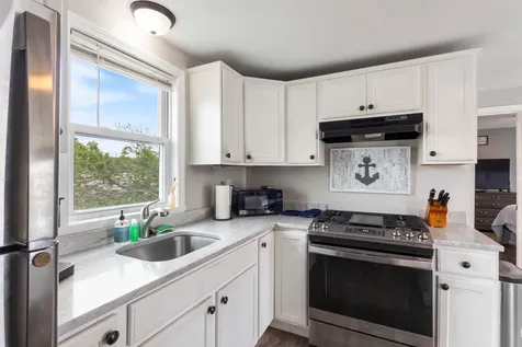 28 Kings Highway Hampton NH 03842