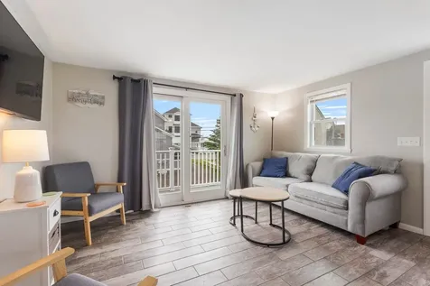 28 Kings Highway Hampton NH 03842